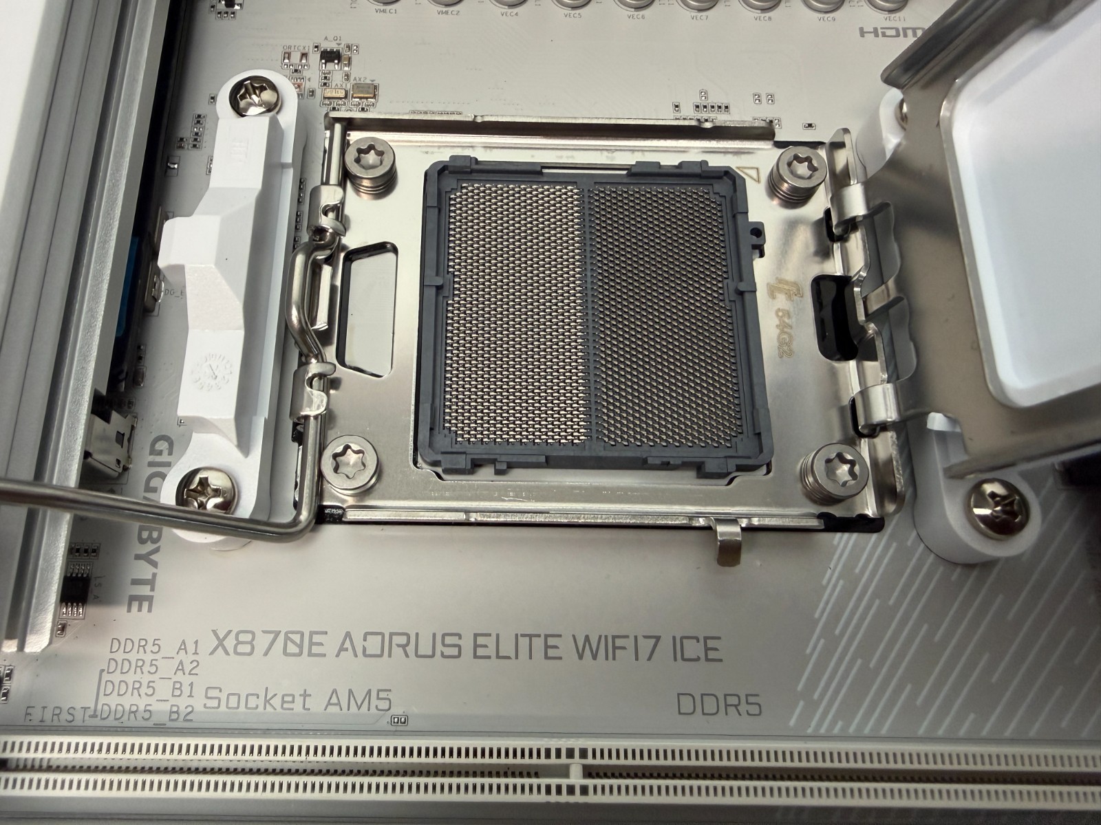 GIGABYTE X870E AORUS ELITE WIFI7 ICE AM5 AMD X870E ATX Motherboard - Image 7