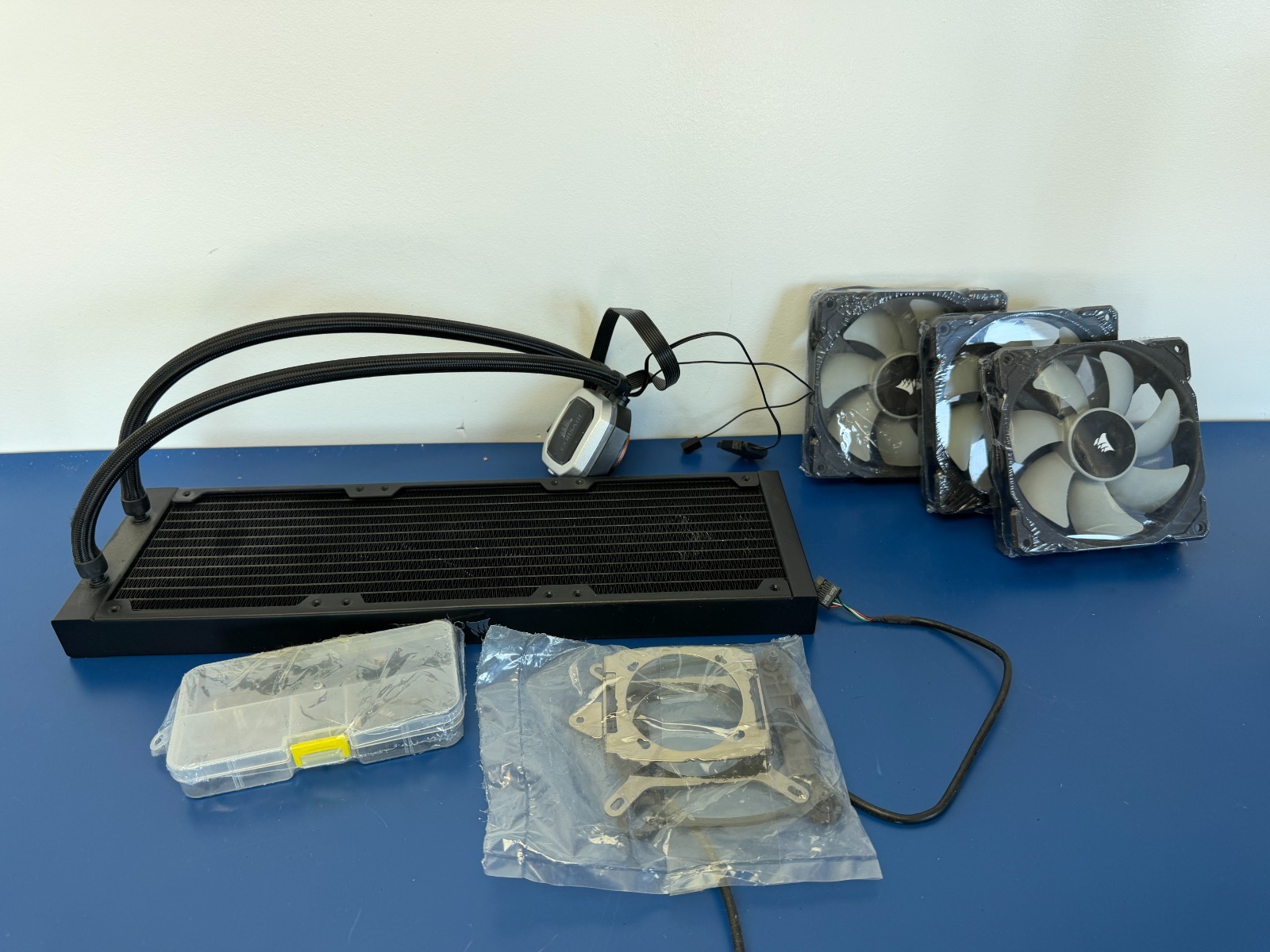 Corsair CW-9060031-WW Hydro Series H150i Pro RGB 360mm Liquid CPU Cooler