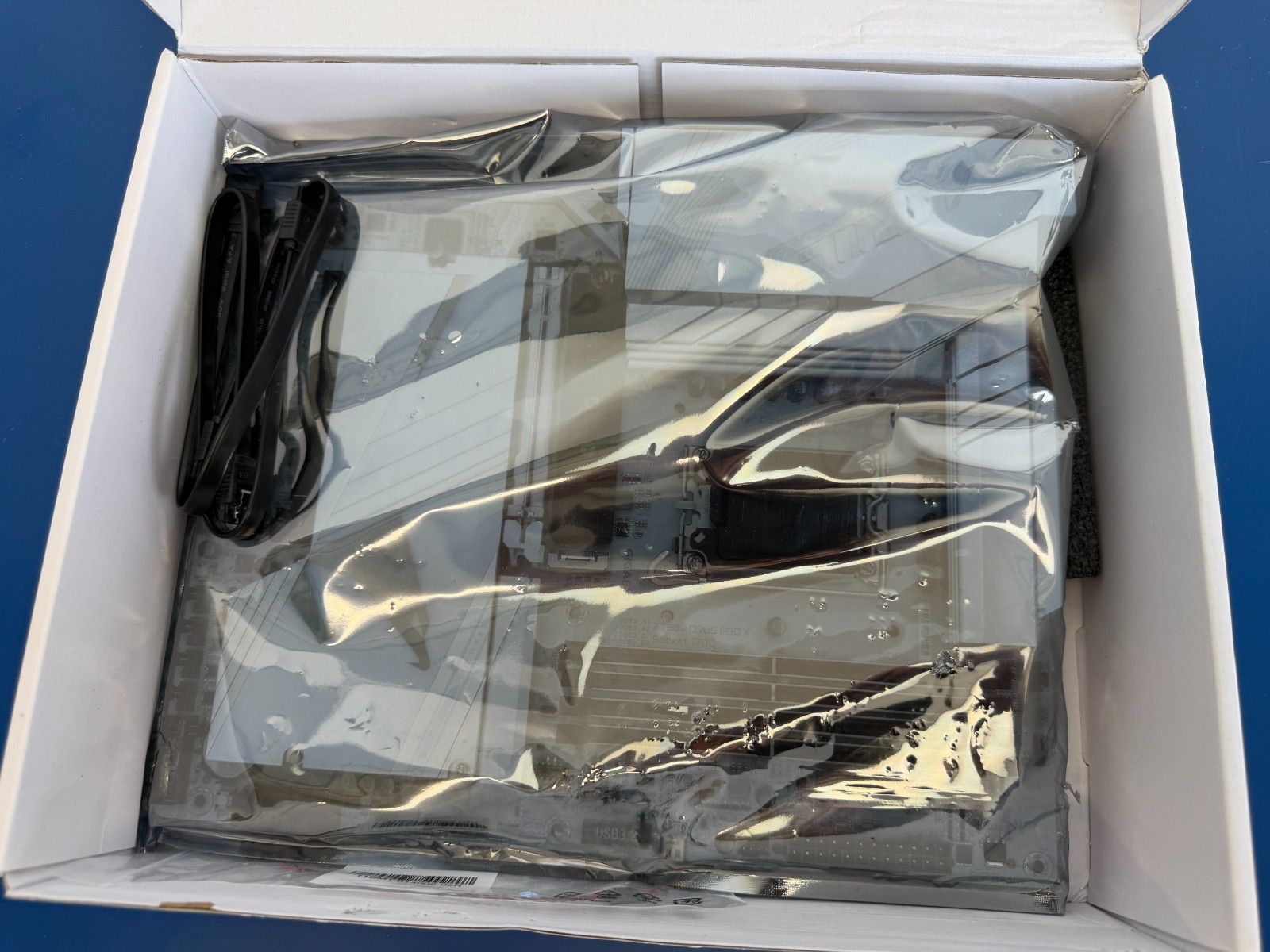 **READ* GIGABYTE Z790 AORUS PRO X LGA 1700 Intel 12th-14th gen ATX Motherboard - Image 3