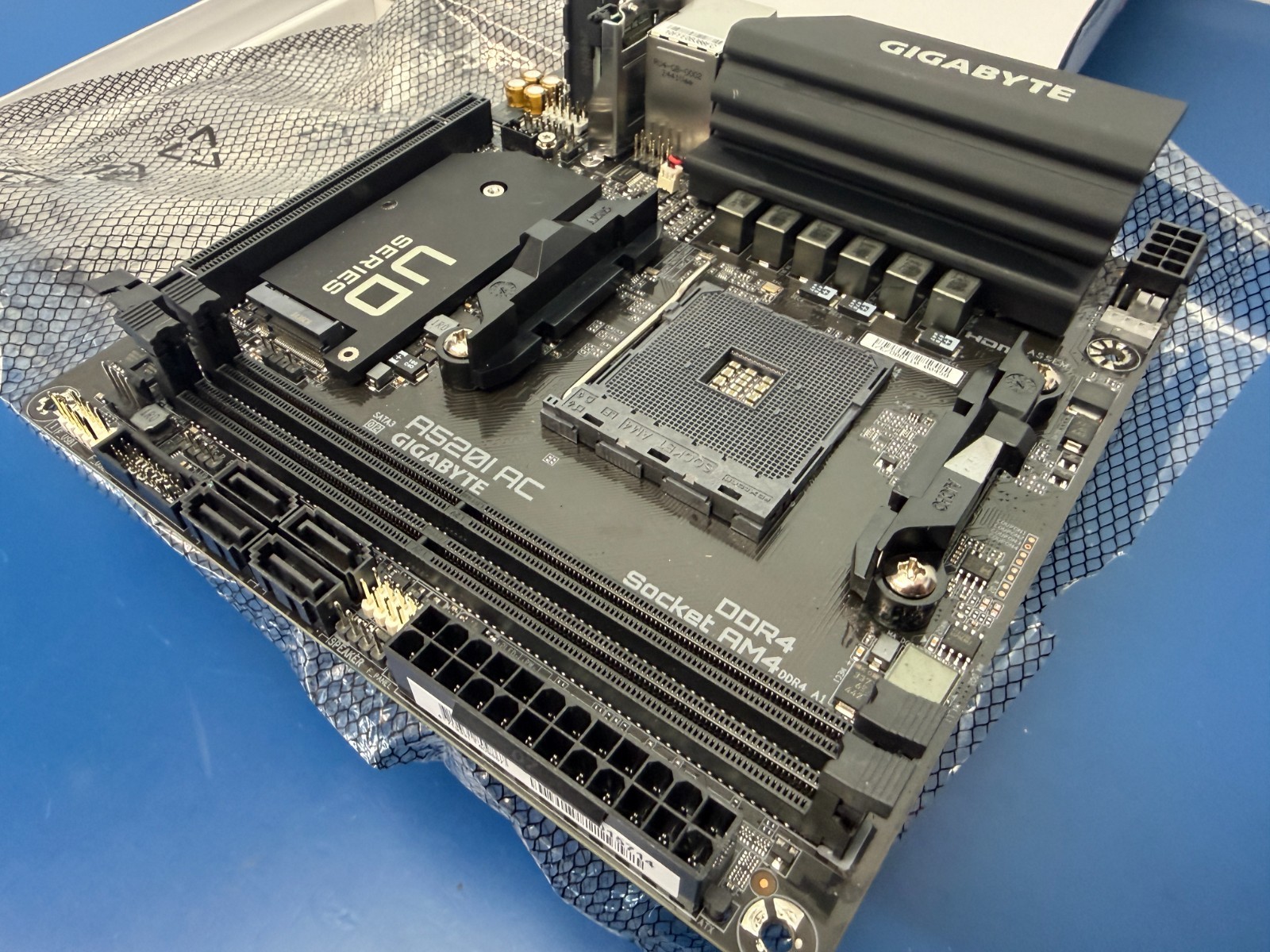 GIGABYTE A520I AC AM4 Q-Flash Plus,RGB Fusion 2.0, WiFi Mini ITX AM4 Motherboard - Image 7