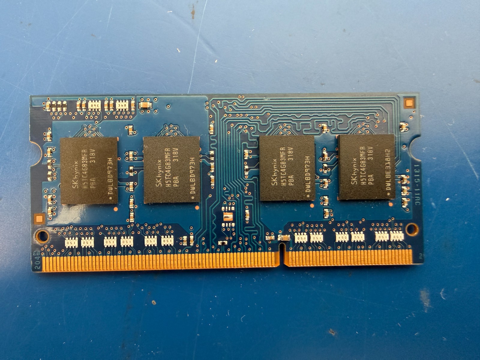 SK Hynix 4 GB 1Rx8 PC3L-12800S DDR3 Laptop Memory Ram HMT451S6MFR8A-PB - Image 2