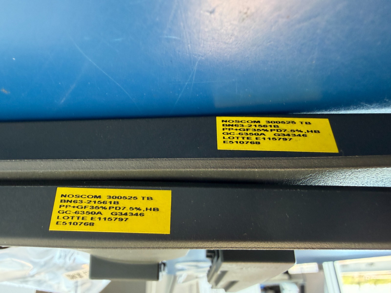 OEM Samsung TV Stands ASSY STAND P-COVER TOP BN96-60953B Pair (Left & Right) - Image 4