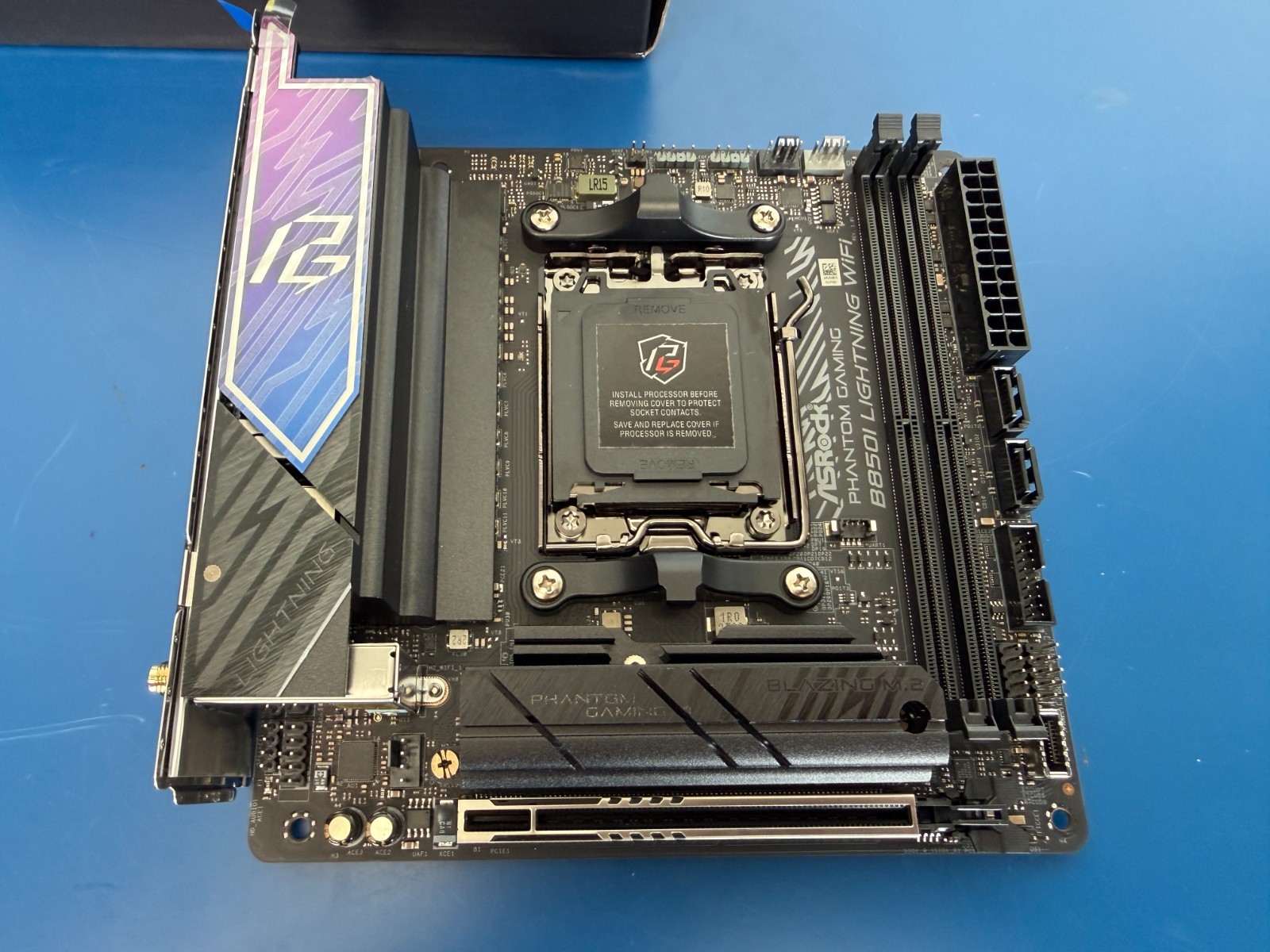 ASRock AMD B850i Lightning WiFi 6E Socket AM5 Ryzen 9000/8000/7000 Series DDR5 - Image 5
