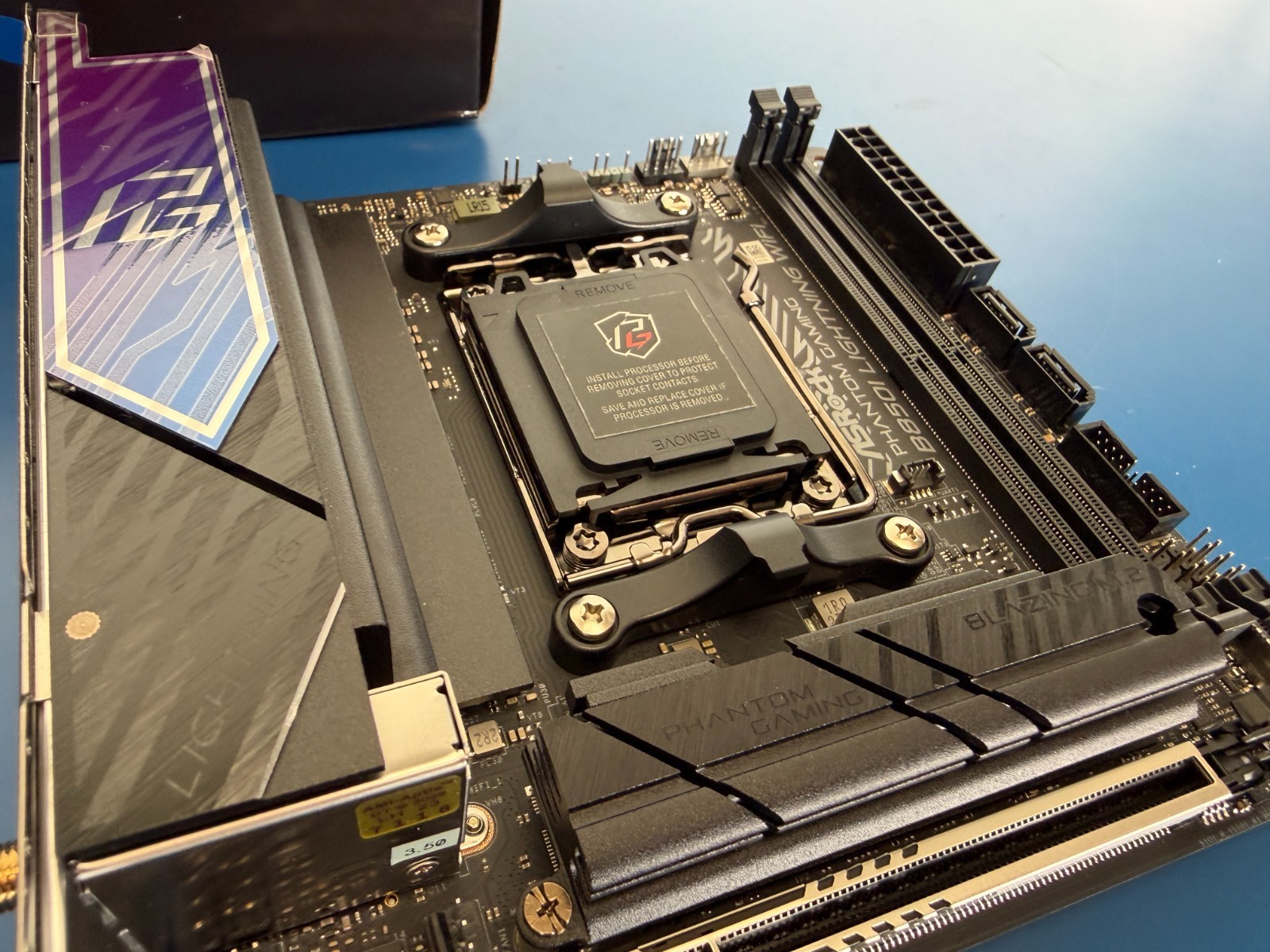 ASRock AMD B850i Lightning WiFi 6E Socket AM5 Ryzen 9000/8000/7000 Series DDR5 - Image 7