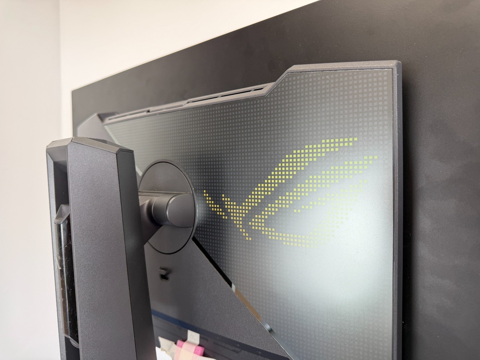 ASUS ROG Swift PG27AQDM 27" Gaming Monitor - Image 14