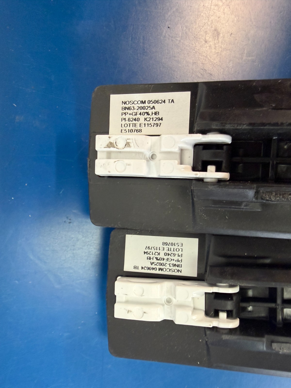 Pair Bn63-20025A Samsung Tv Pedestal Stand For QN65Q60 QN60Q60 - Image 2