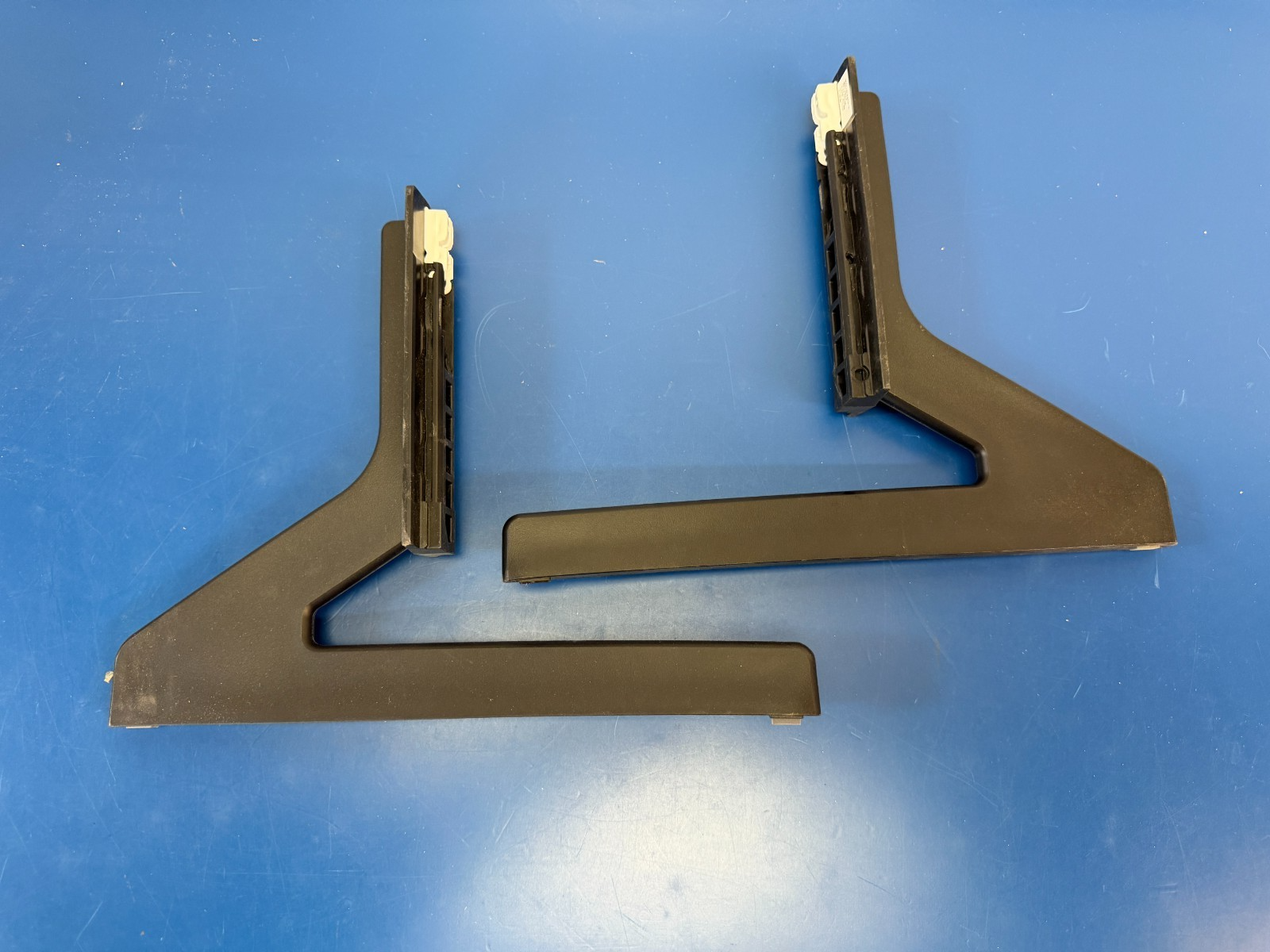 Pair Bn63-20025A Samsung Tv Pedestal Stand For QN65Q60 QN60Q60