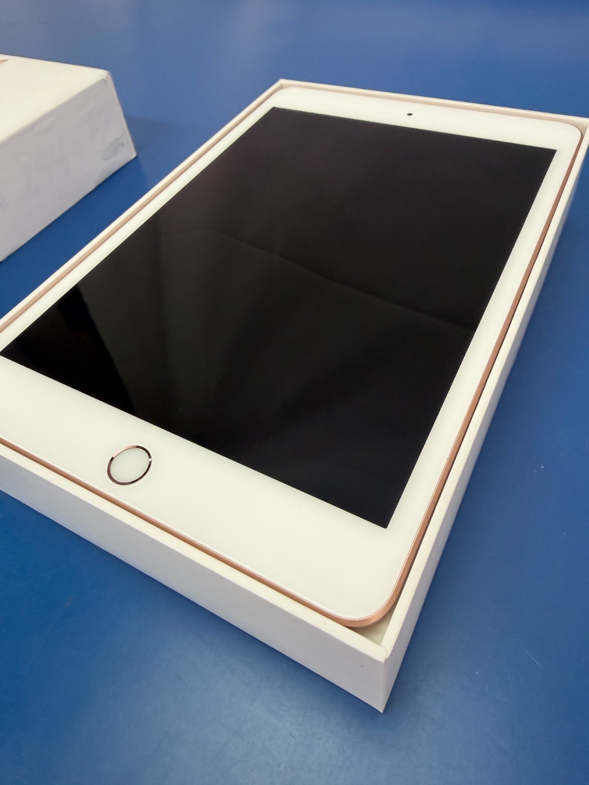 Apple iPad Mini 5th gen A2133 3F559V/A 7.9'' 64GB Gold (Wi-Fi) - Image 6