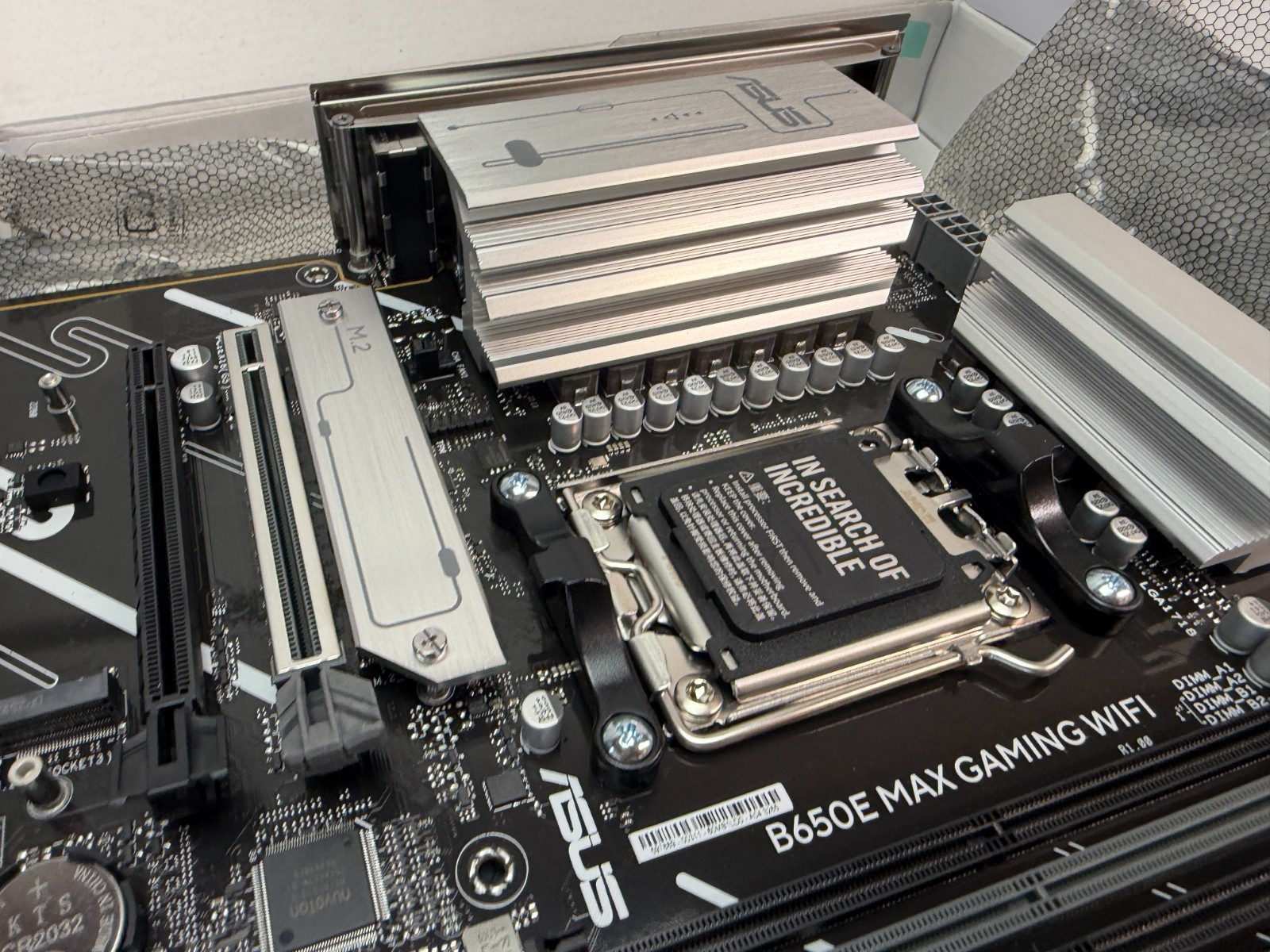 ASUS B650E MAX GAMING WIFI AMD AM5 ATX Motherboard ob - Image 7